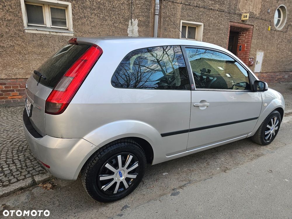 Ford Fiesta 1.3 Ghia - 3