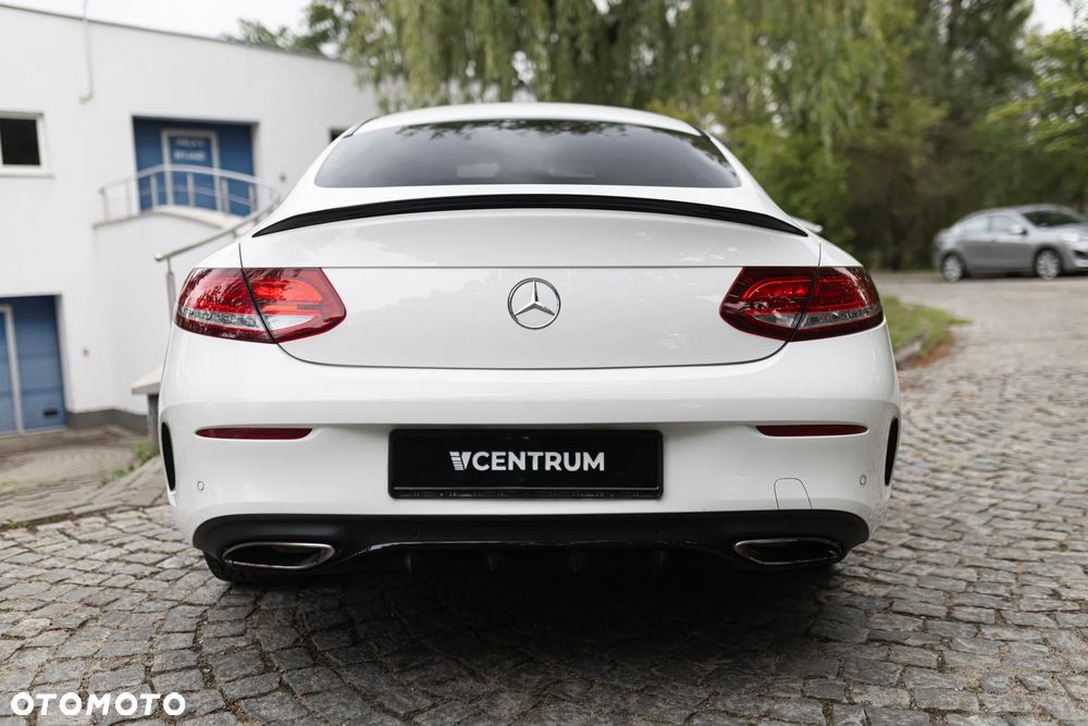 Mercedes-Benz Klasa C 200 4-Matic 9G-Tronic - 12