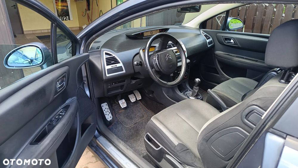 Citroën C4 1.6 16V VTR - 6