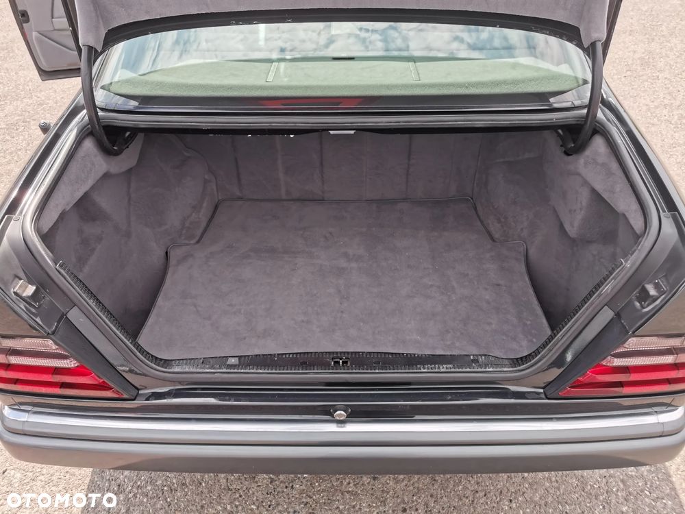 Mercedes-Benz Klasa E 220 - 18