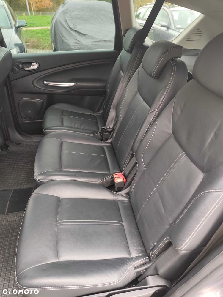 Ford S-Max - 8