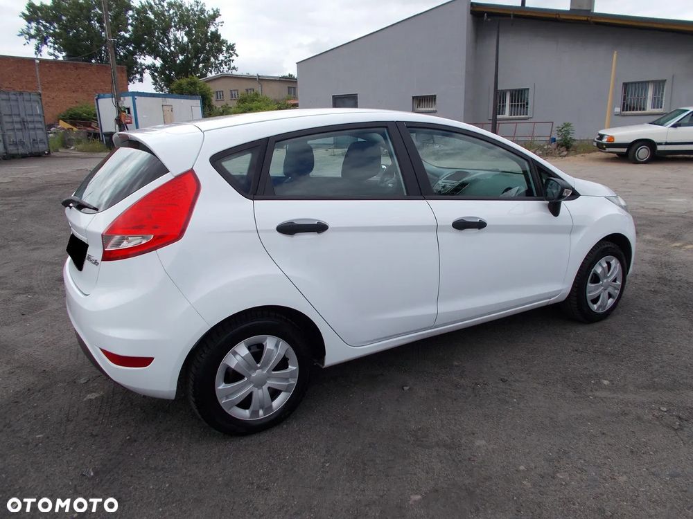 Ford Fiesta 1.25 Celebration - 3