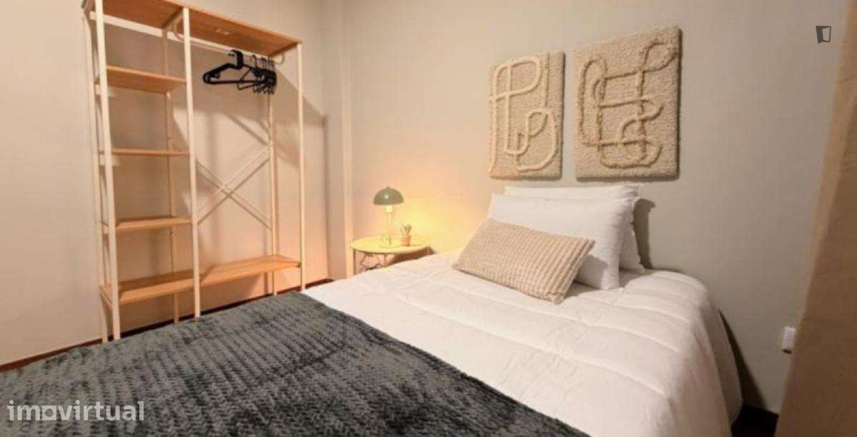 Quarto - localizado em Olivais Coimbra - Grande imagem: 2/8