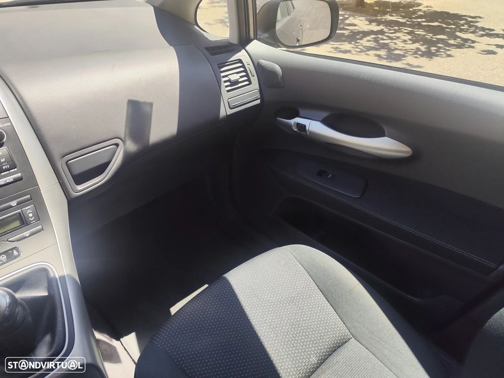 Toyota Auris - 22
