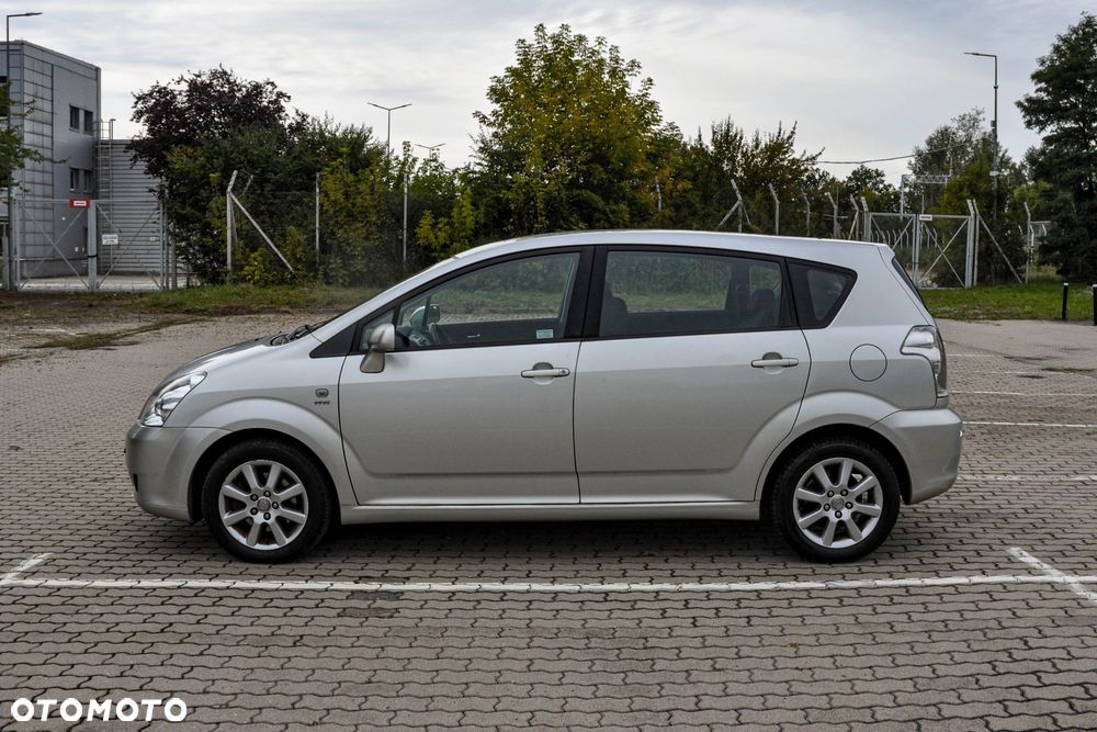 Toyota Corolla Verso - 2
