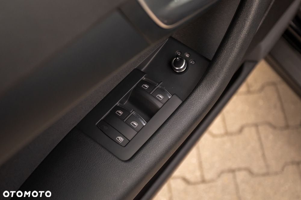 Audi A3 Sportback 2.0 TDI DPF Ambiente - 25