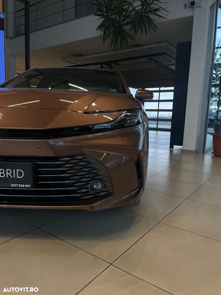 Toyota Camry 2.5 HEV Executive - 4