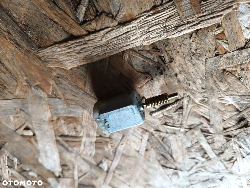 Silniczek zamka drzwi Renault Megane III Laguna III Scenic III - 2