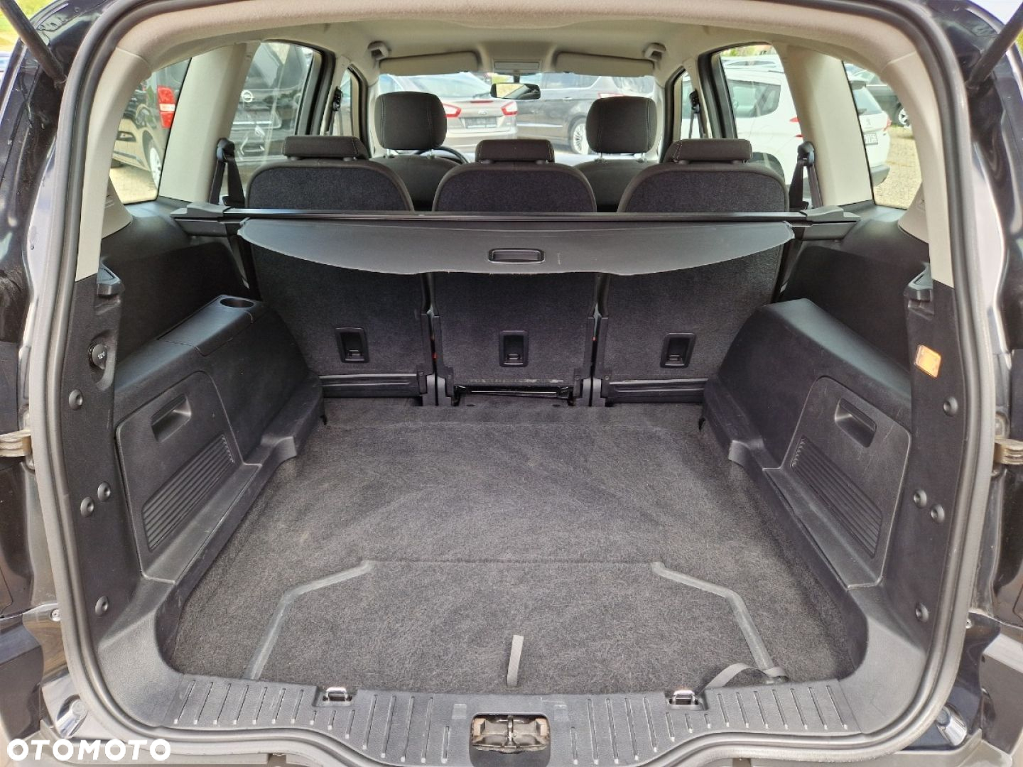 Ford S-Max - 14