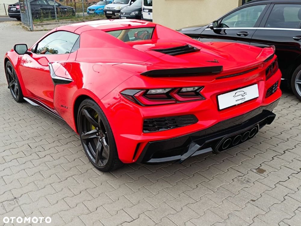Chevrolet Corvette - 17