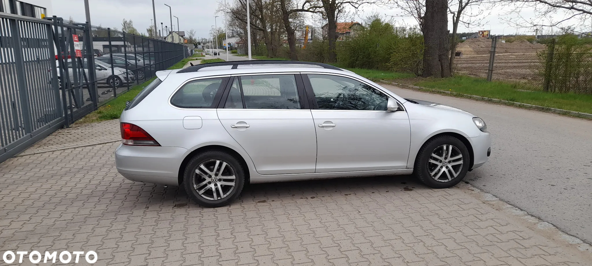Volkswagen Golf VI 1.6 TDI Comfortline - 5