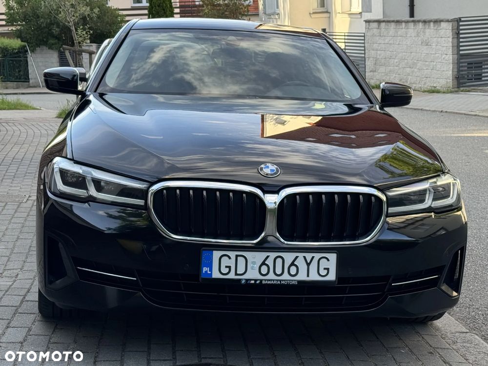 BMW Seria 5 520d xDrive - 9