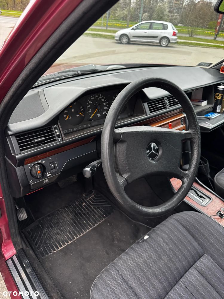 Mercedes-Benz W124 (1984-1993) - 12