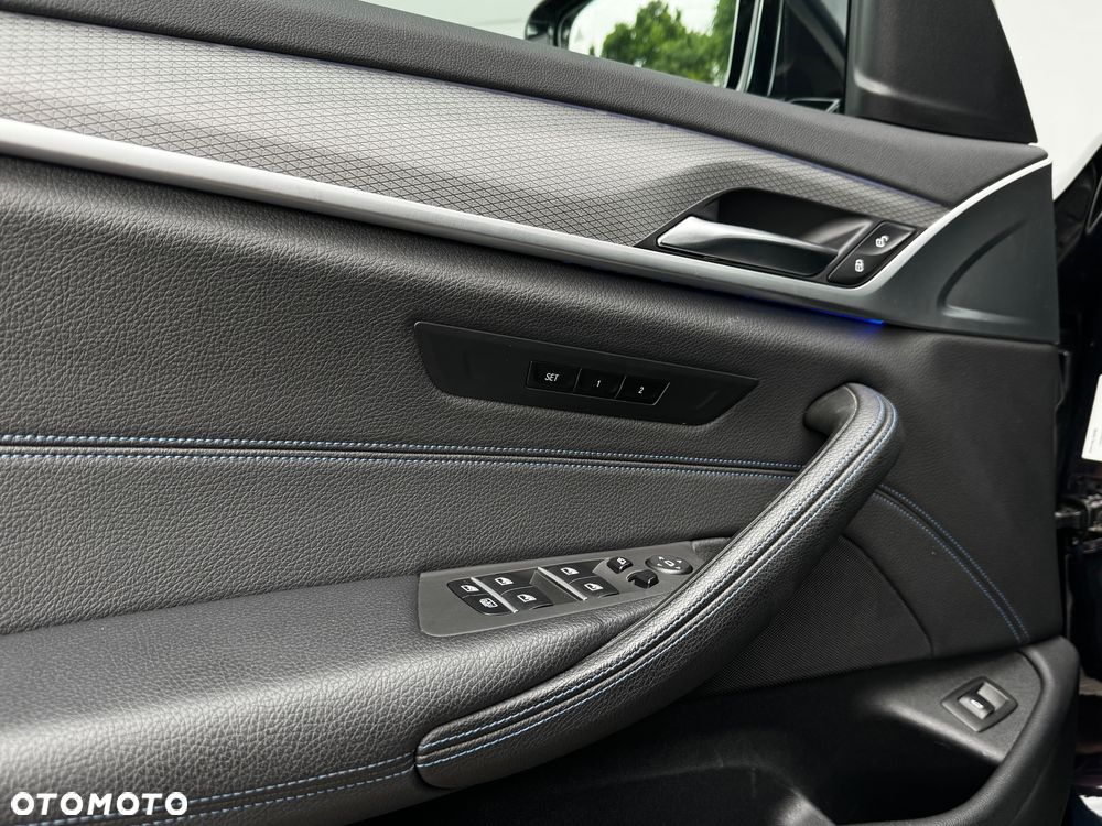 BMW Seria 5 520d xDrive M Sport sport - 24