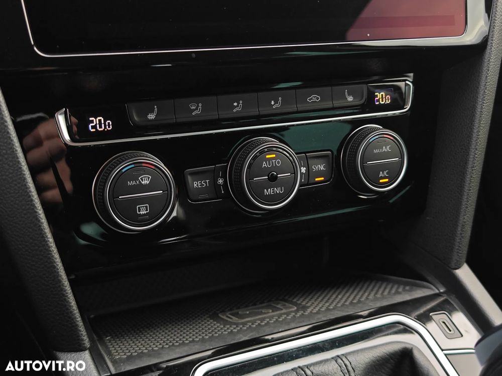 Volkswagen Passat 2.0 TDI SCR DSG Elegance - 18