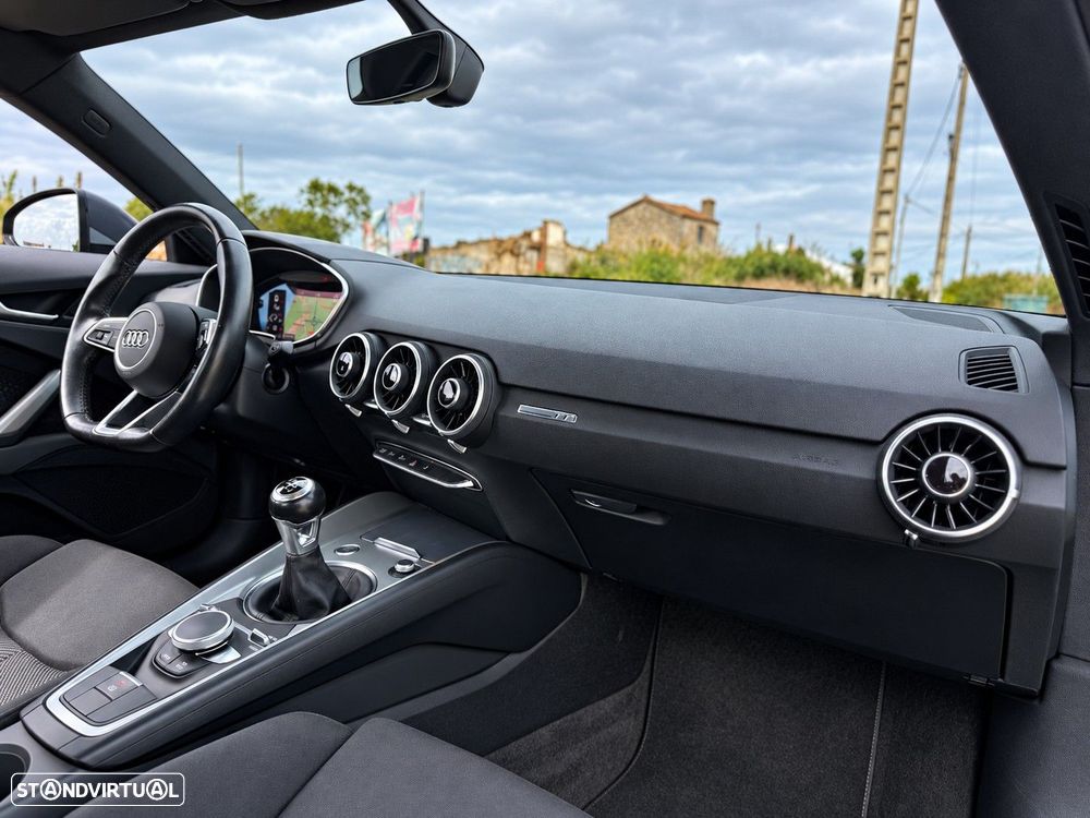 Audi TT Coupé 2.0 TDI - 11