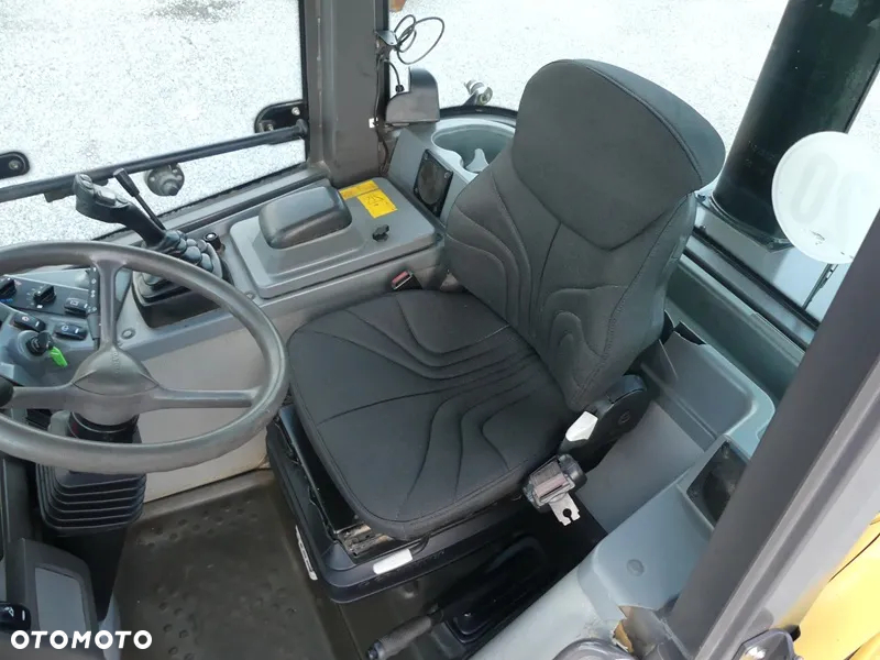 Volvo L25F / Z Niemiec / WAGA / Super Stan / - 9