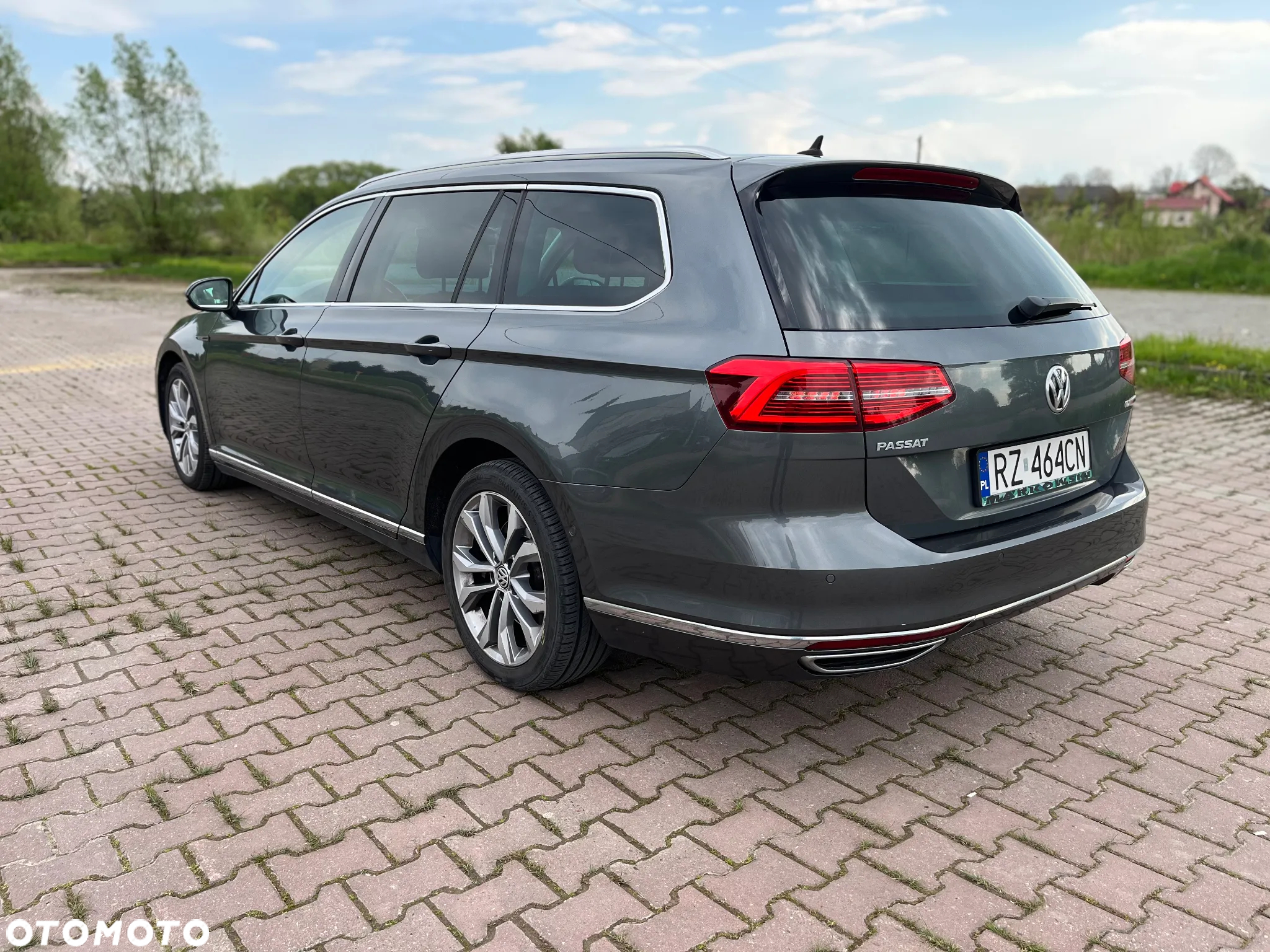 Volkswagen Passat - 13