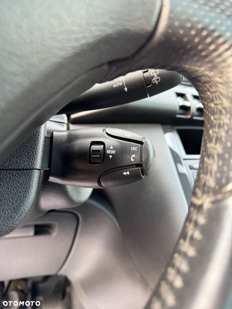 Peugeot 3008 HDi 160 Automatik Allure - 27