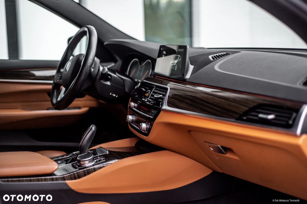 BMW 6GT - 17