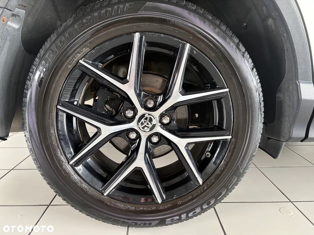 Toyota RAV4 - 8