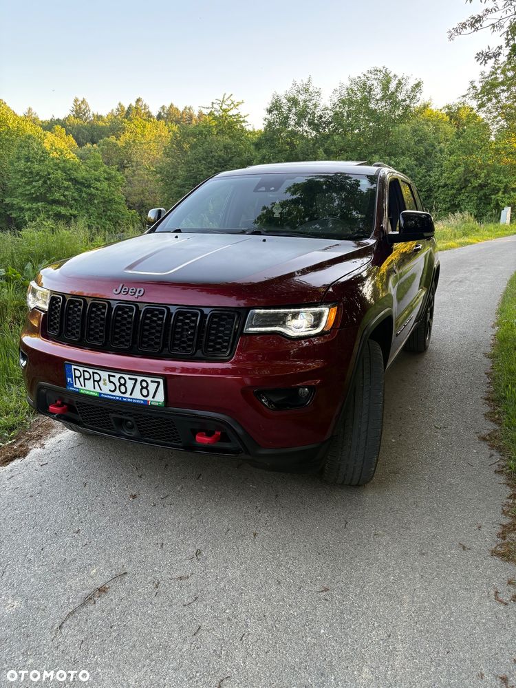 Jeep Grand Cherokee - 36