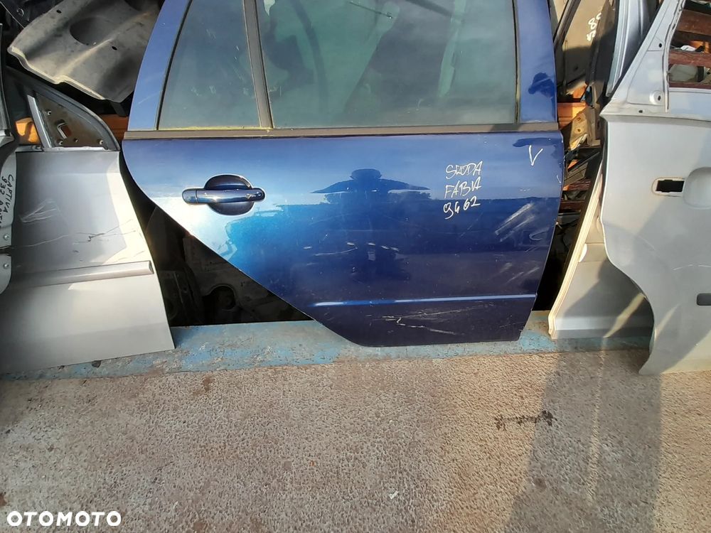 SKODA FABIA DRZWI PRAWE TYLNE PRAWY TYŁ KOLOR: 9462 - 1