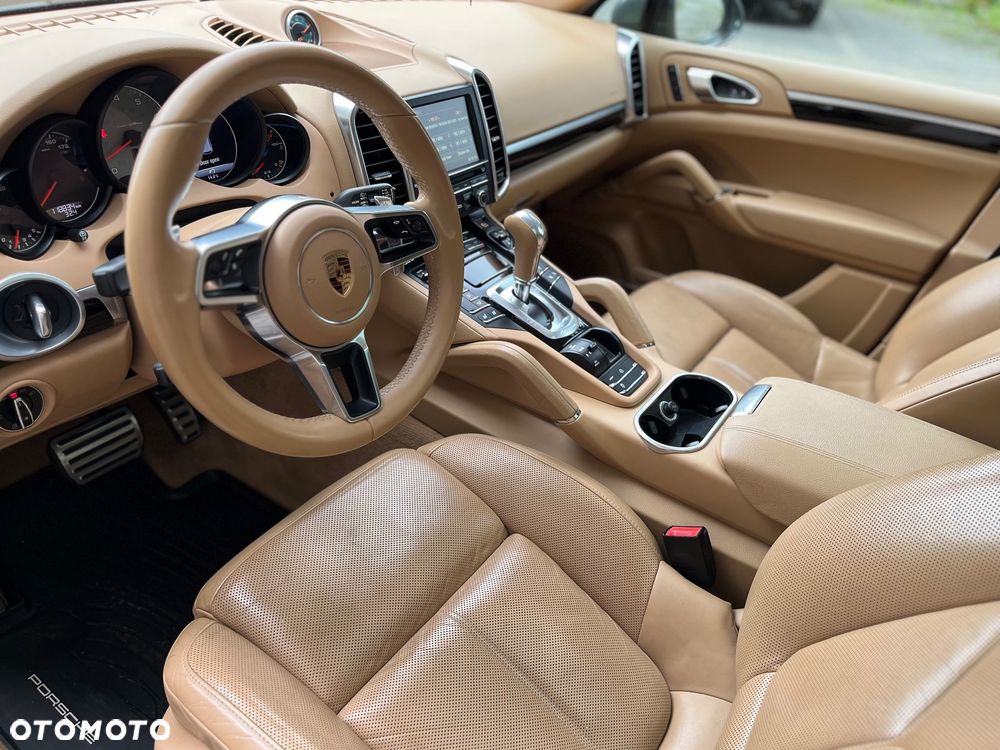 Porsche Cayenne S Platinum Edition - 24