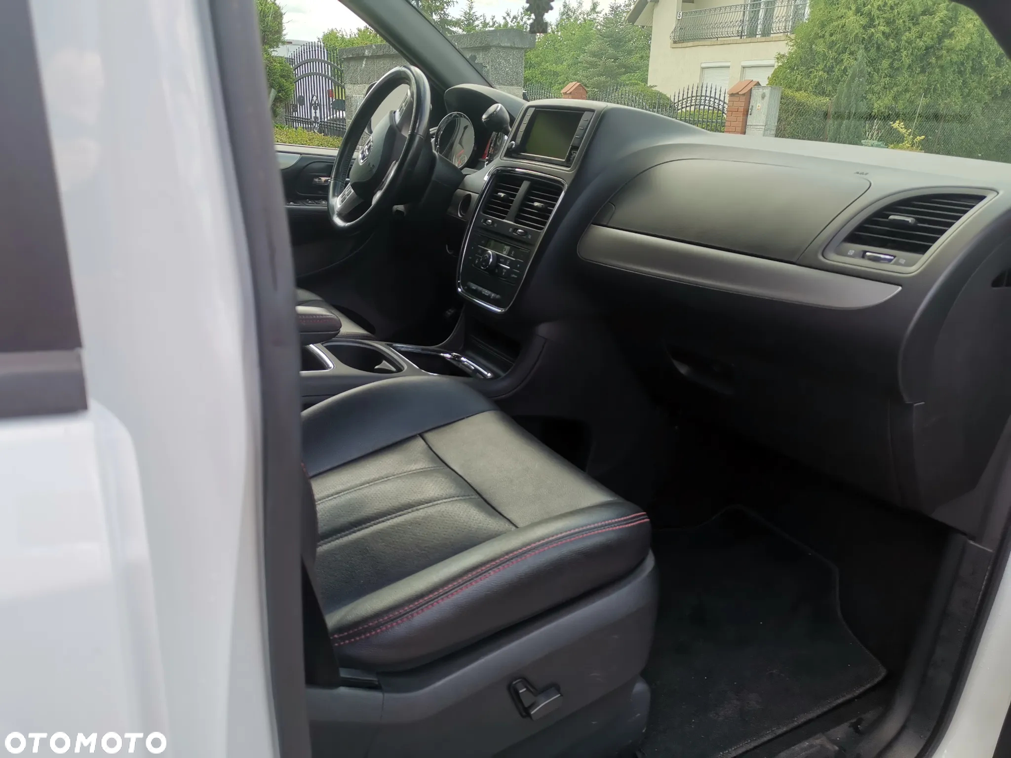 Dodge Grand Caravan - 13