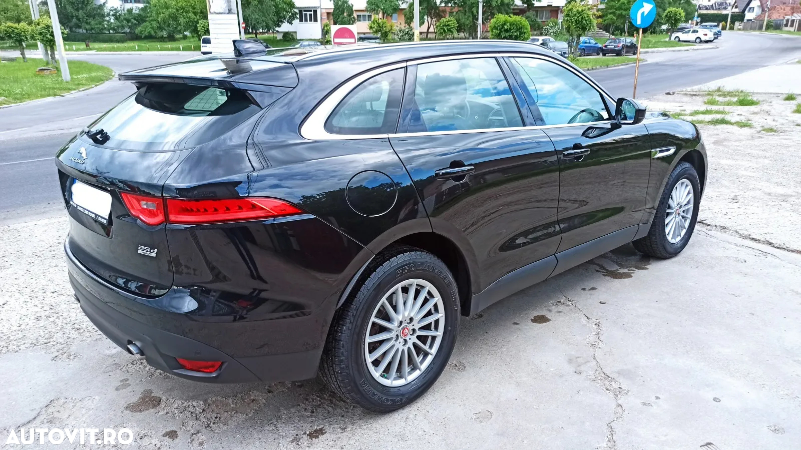 Jaguar F-Pace 25d AWD Pure - 6