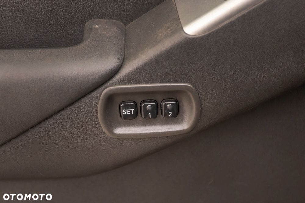 Nissan Pathfinder 2.5 D Platinum - 28
