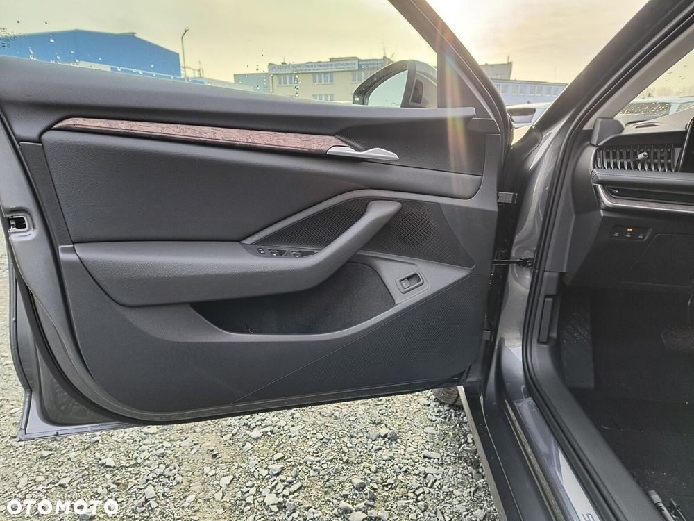 Skoda Superb 2.0 TSI L&K DSG - 9