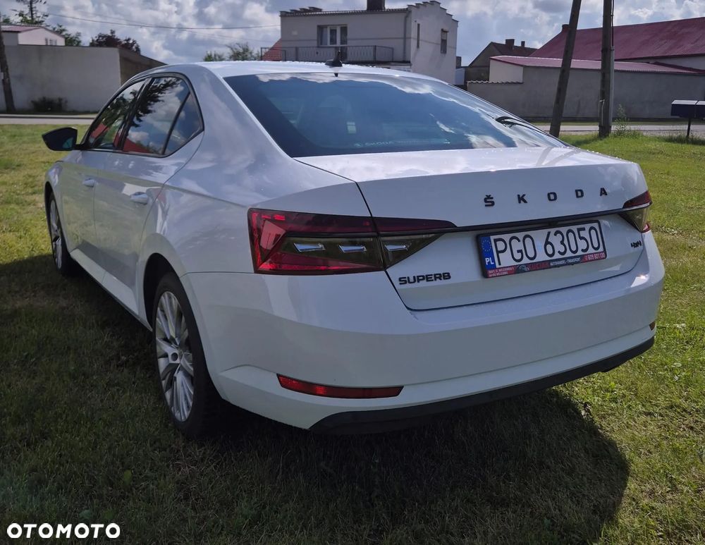 Skoda Superb 2.0 TDI SCR 4x4 Style DSG - 4