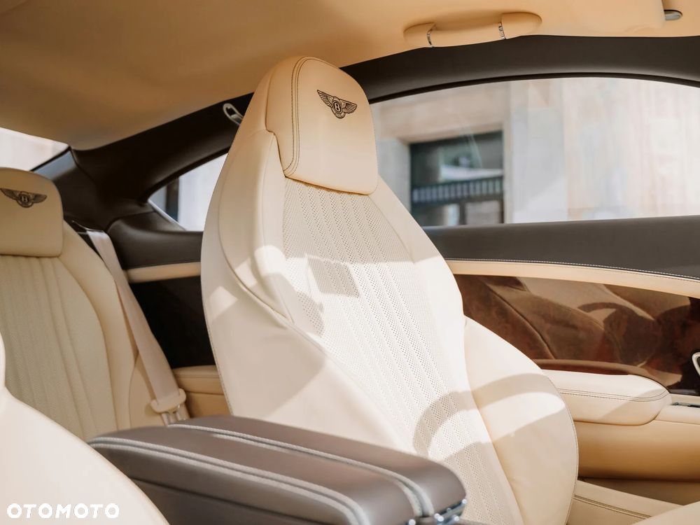 Bentley Continental GT - 11