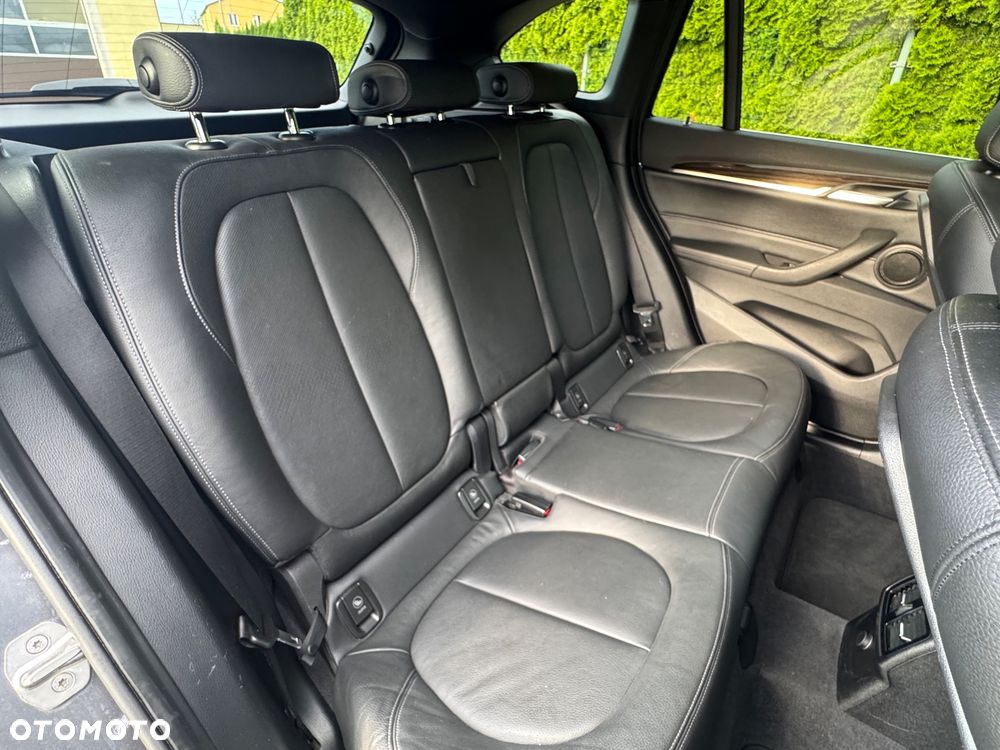 BMW X1 xDrive25i xLine - 17
