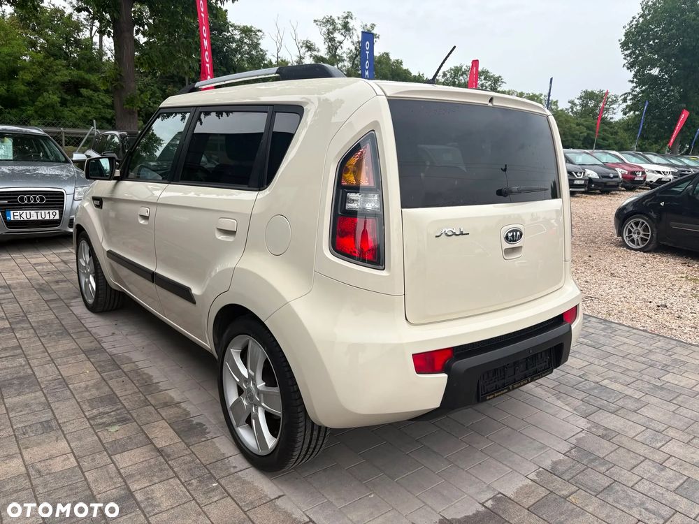 Kia Soul 1.6 L - 5