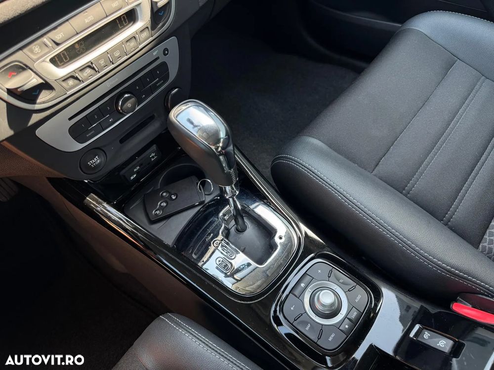 Renault Megane Coupe TCe 130 EDC Bose Edition - 20