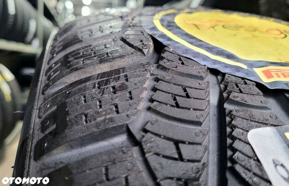 2x Pirelli Sottozero Winter 240 Serie II 245/35R20 91V Z570A - 5