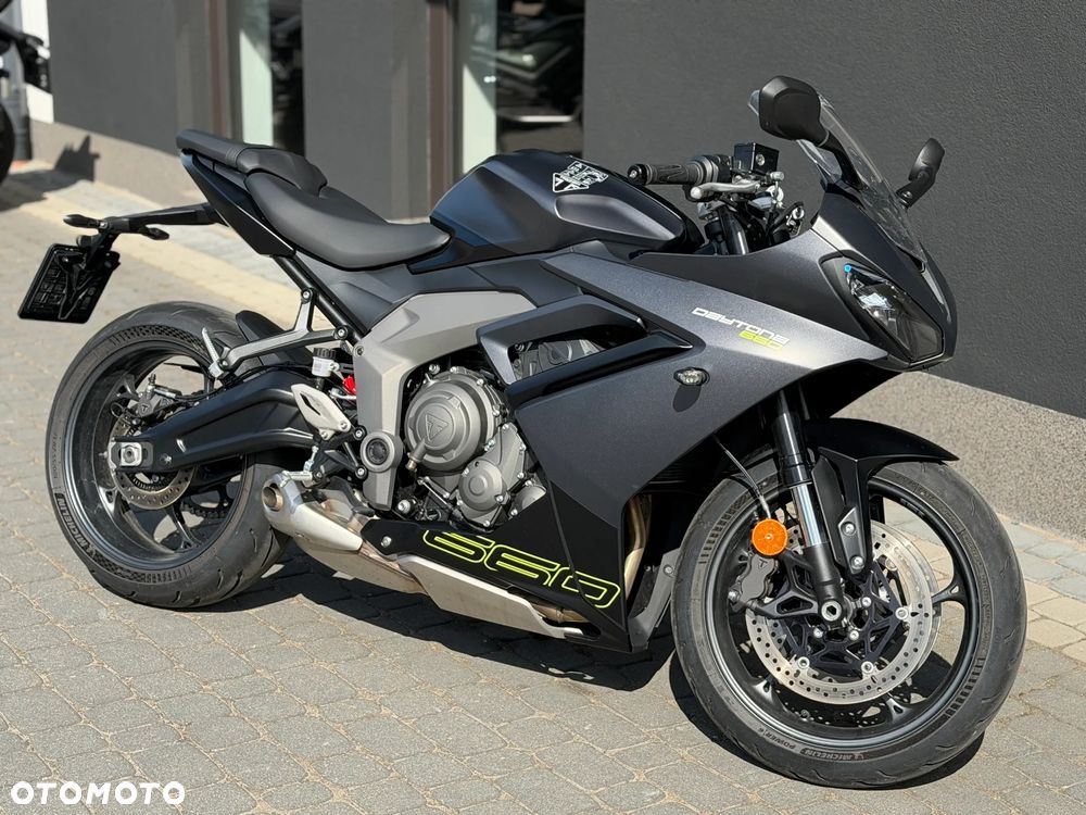 Triumph Daytona - 1
