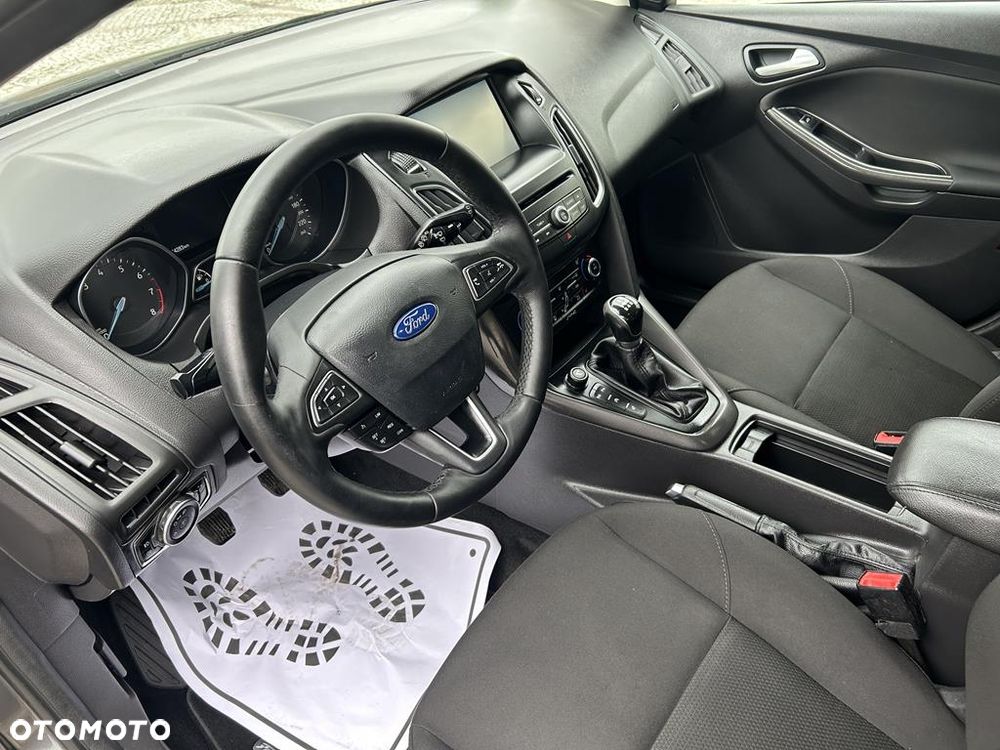 Ford Focus - 35