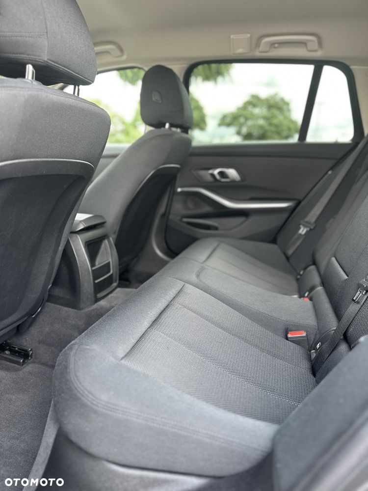 BMW Seria 3 318i Advantage sport - 24
