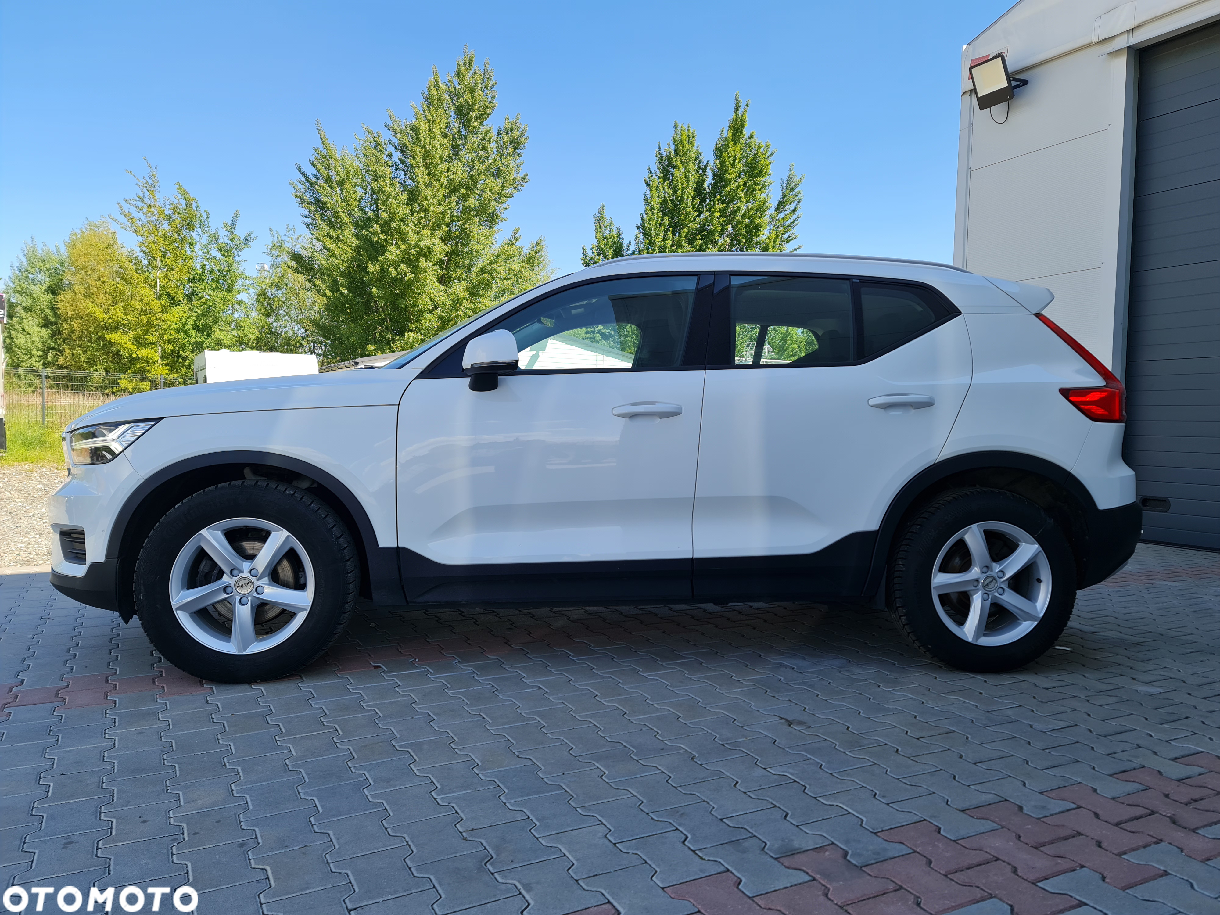 Volvo XC 40 D3 AWD Geartronic Momentum Pro - 8
