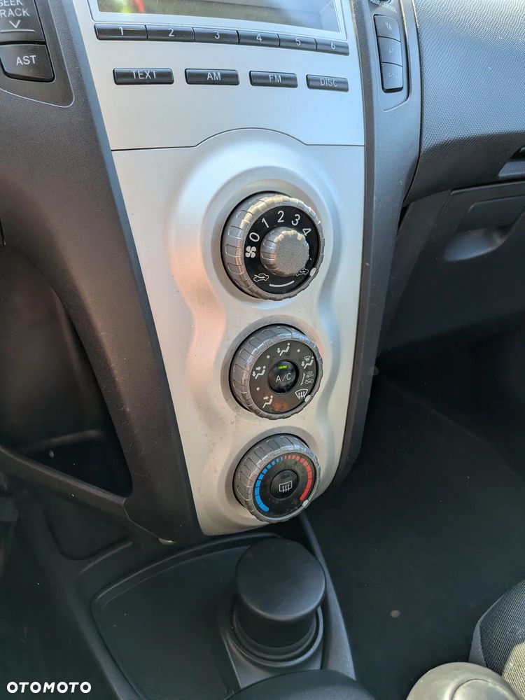 Toyota Yaris 1.0 Luna A/C - 40