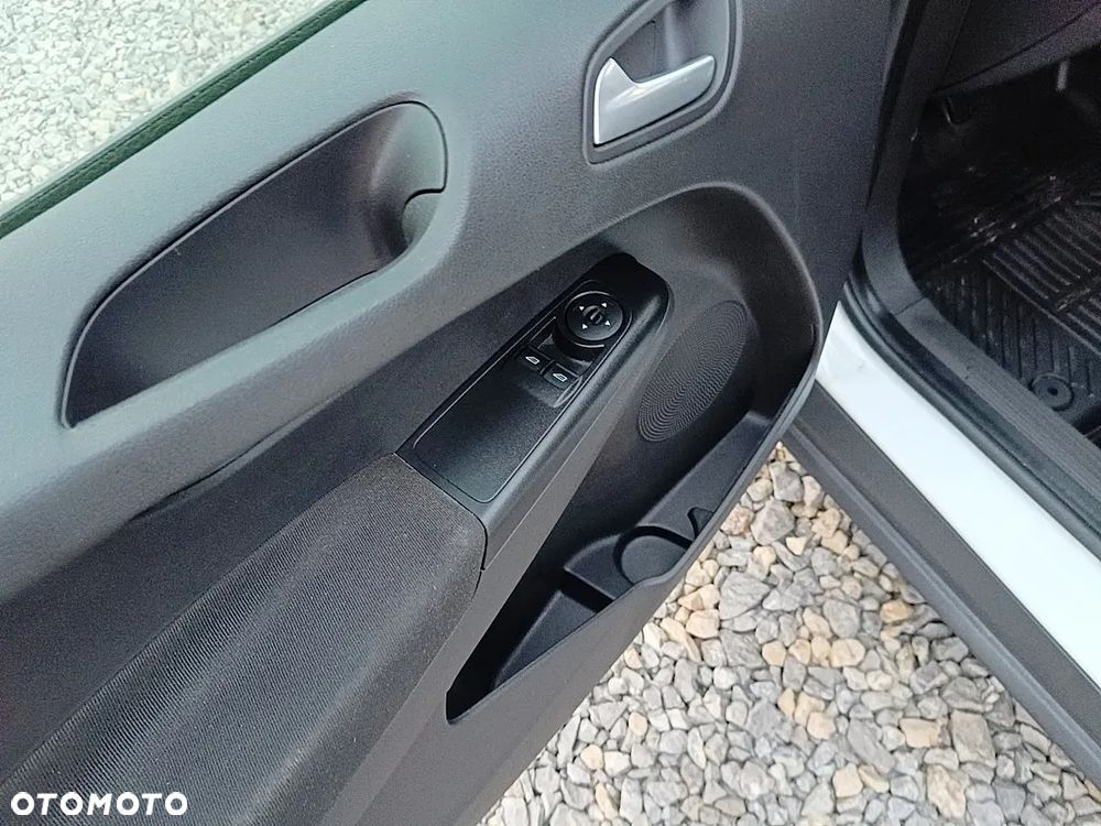 Ford Transit courier - 11