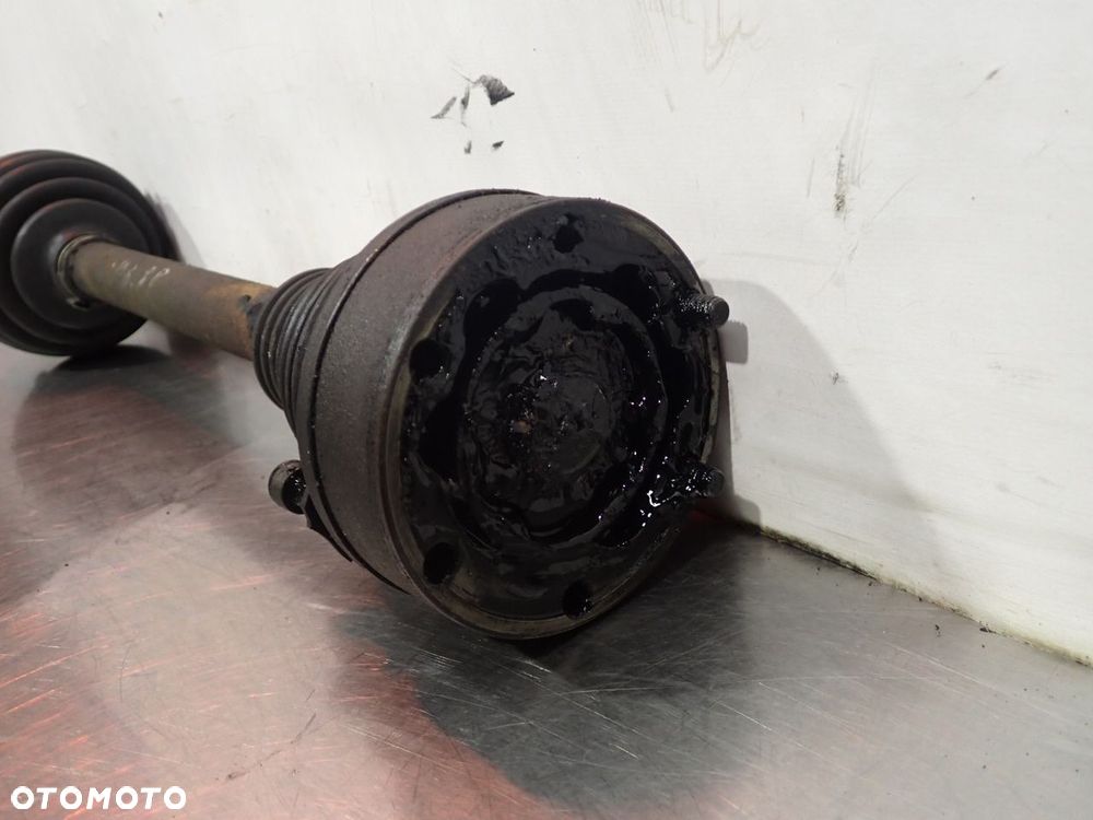 PÓŁOŚ LEWA AUDI A3 8P - 2