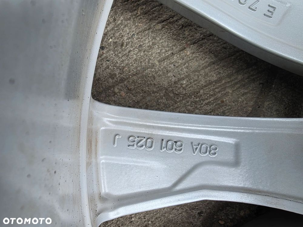 FELGA FELGI KOMPLET AUDI A4 A5 Q5 7.0J R17 ET34 80A601025J 10/26 ! - 7