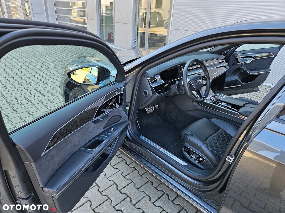 Audi S8 - 14