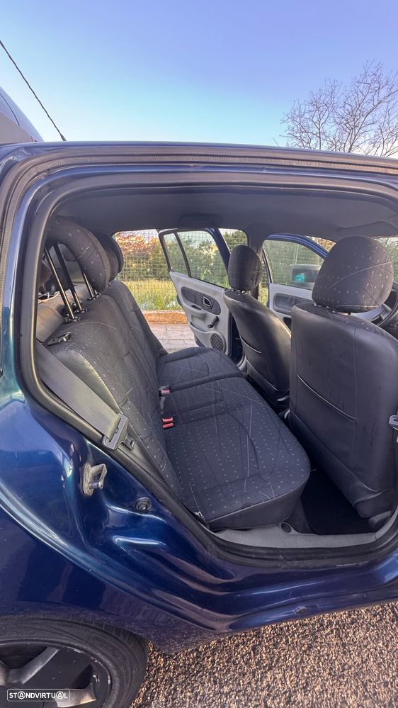 Renault Clio 1.2 16V Confort Authentique - 11