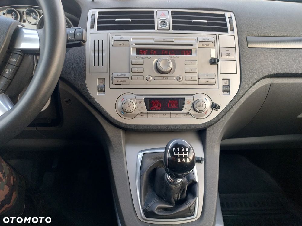 Ford Kuga 2.0 TDCi 4x4 Titanium - 34