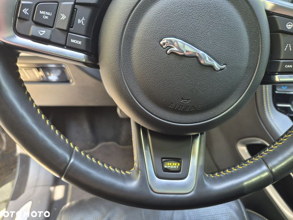Jaguar F-Pace 2.0 i4P AWD 300 Sport - 31